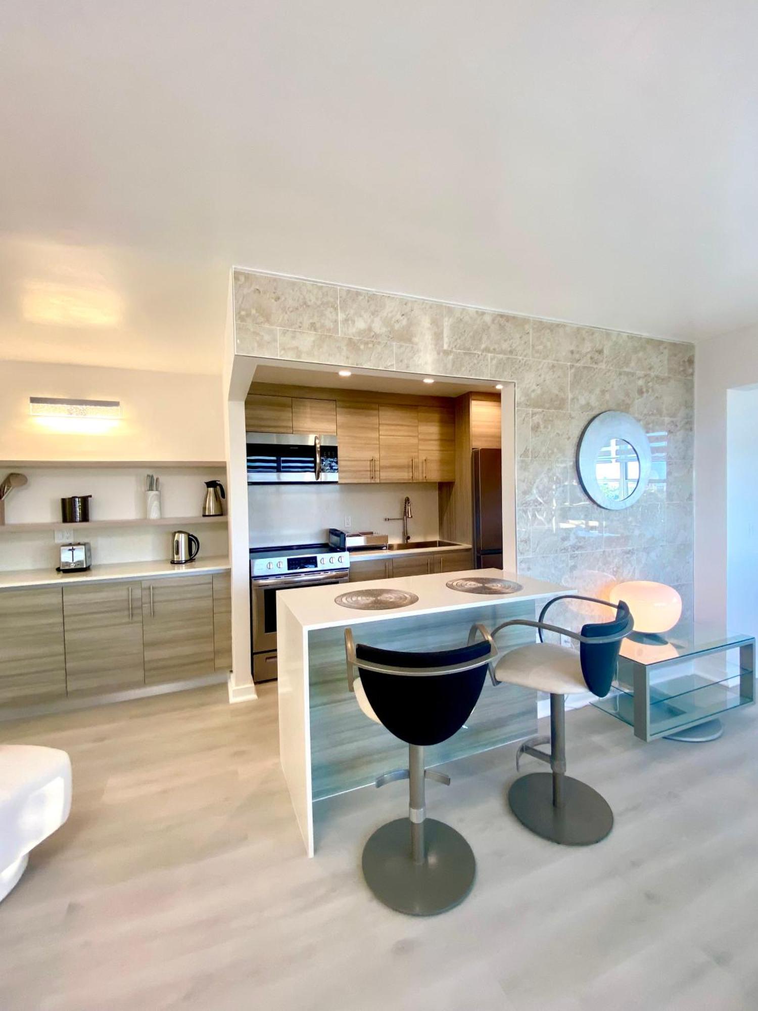 Panoramic Luxurious Waterfront One Bedroom Apartment With Miami Skyline View Free Parking 5Min Drive To Miami Beach Exterior photo
